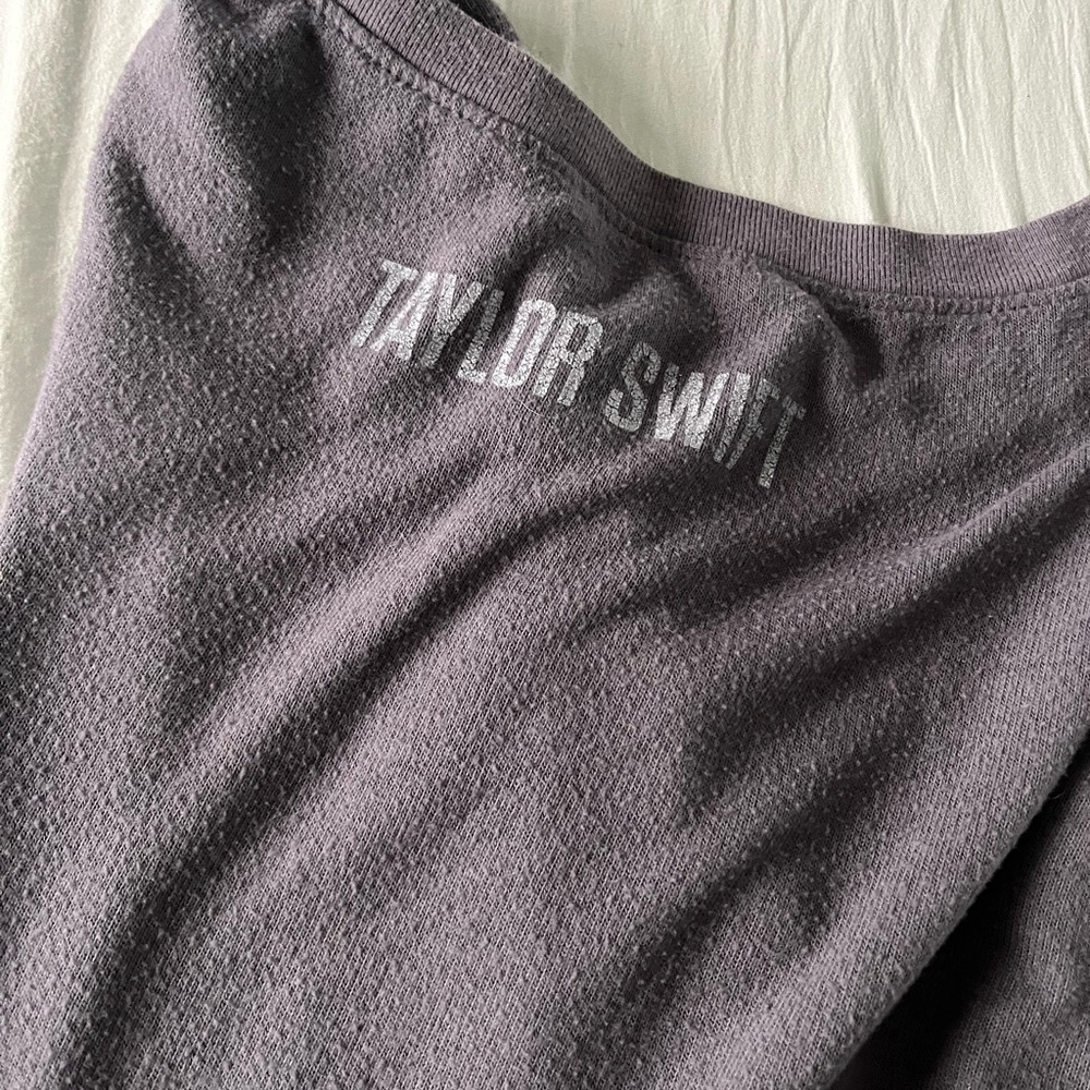 Gray Long Sleeve Taylor Swift Shirt - Picture 5 of 5